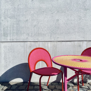 Banjooli chair and bistrot table - Moroso M’afrique